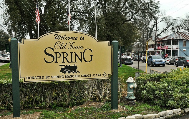 A sign that reads Welcome to Old Town Spring