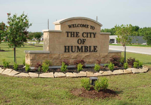 Entrance Sign that reads Welcome to Humble Texas